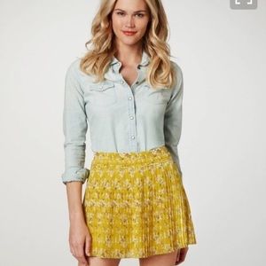 🔥American Eagle Floral Pleated Mini Skirt